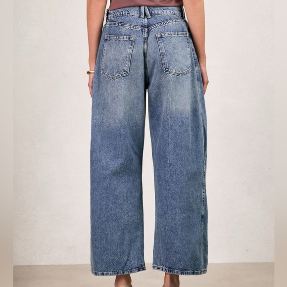 Good American Barrel Jeans NWT - Picture 3 of 9